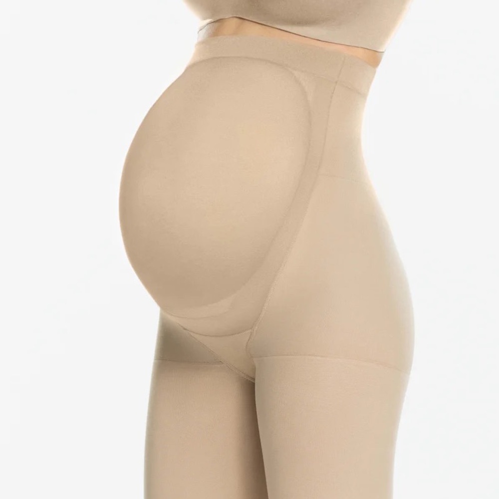 Spanx Mama Shaping Mid-Thigh Short in Bare Size D